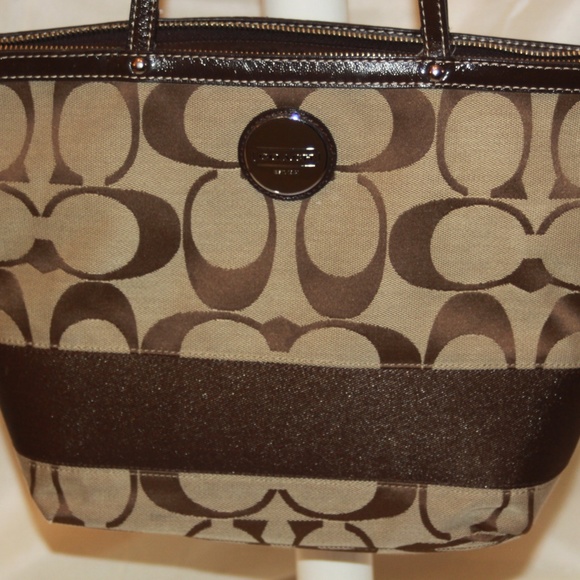 15112 Coach Signature Canvas & Brown Shoulder - Picture 4 of 7